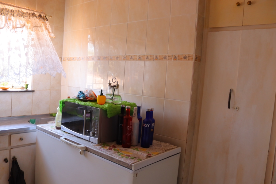 2 Bedroom Property for Sale in Louwville Western Cape